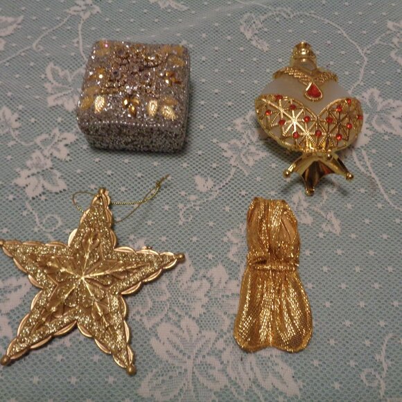 GLITZ & GLAMOUR PERFUME BOTTLE BEADED BOX STAR ORNAMENT DOLL CLOTHES LOT - Picture 6 of 10
